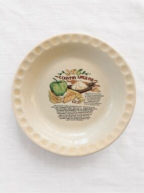 Country Apple Pie Decorative Ceramic Pie Dish - Cream with Green Accent